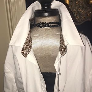 Cotton white blouse with animal print cuffs